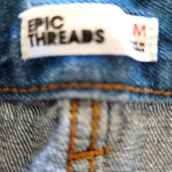 Epic Threads Distressed Bermuda Shorts W/ Skull Medium M - Picture 3 of 3
